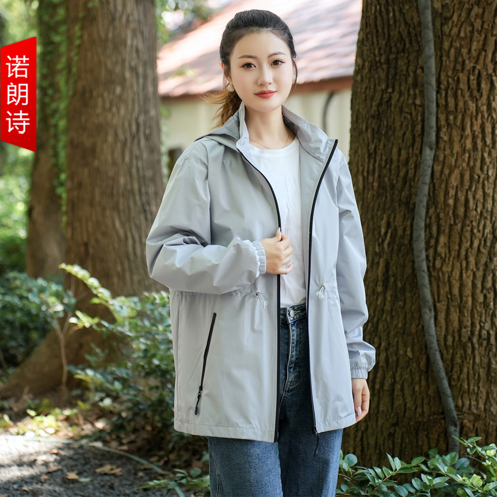 户外连帽冲锋衣运动休闲宽松显瘦