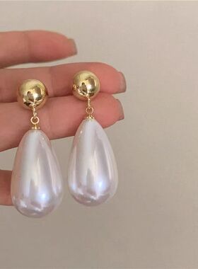 复古小公主港风气质水滴珍珠简约耳环大气复古法式百搭银针耳饰