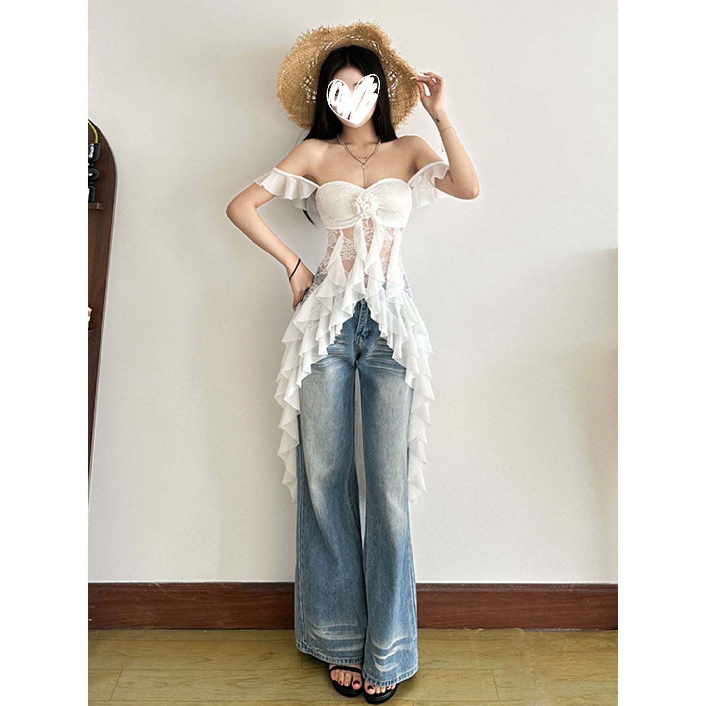 LOLA STYLE-法式白色一字肩网纱蕾丝镂空吊带立体花朵T恤女夏季显