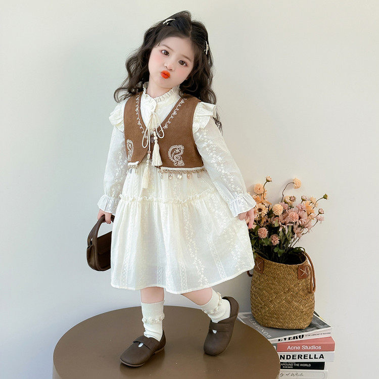 女童民族风连衣裙春秋新款洋气公主裙白色长袖中长裙度假风