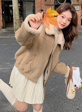 卡其色翻领羊羔毛外套女冬季皮毛一体加厚保暖短款棉服好看宽松时
