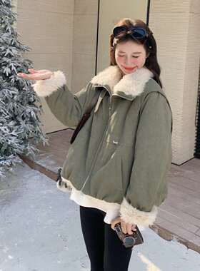 韩版军绿色羊羔毛翻领派克服女短款保暖加厚直筒外套宽松修身好看