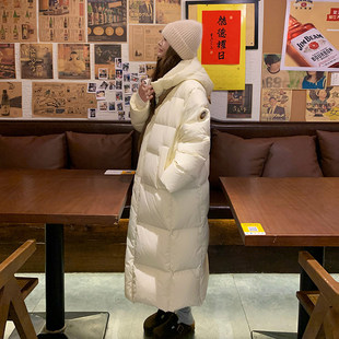通勤风超厚长款鹅绒羽绒服女连帽保暖宽松过膝白色外套通勤精致今