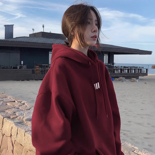 酒红色加绒加厚卫衣女2026新款爆款秋冬季新年衣服连帽本命年马年