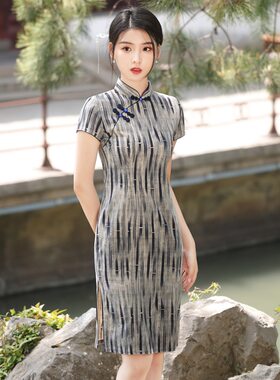 条纹祺袍女优雅新款2025妈妈小个子气质改良高贵年轻款裙