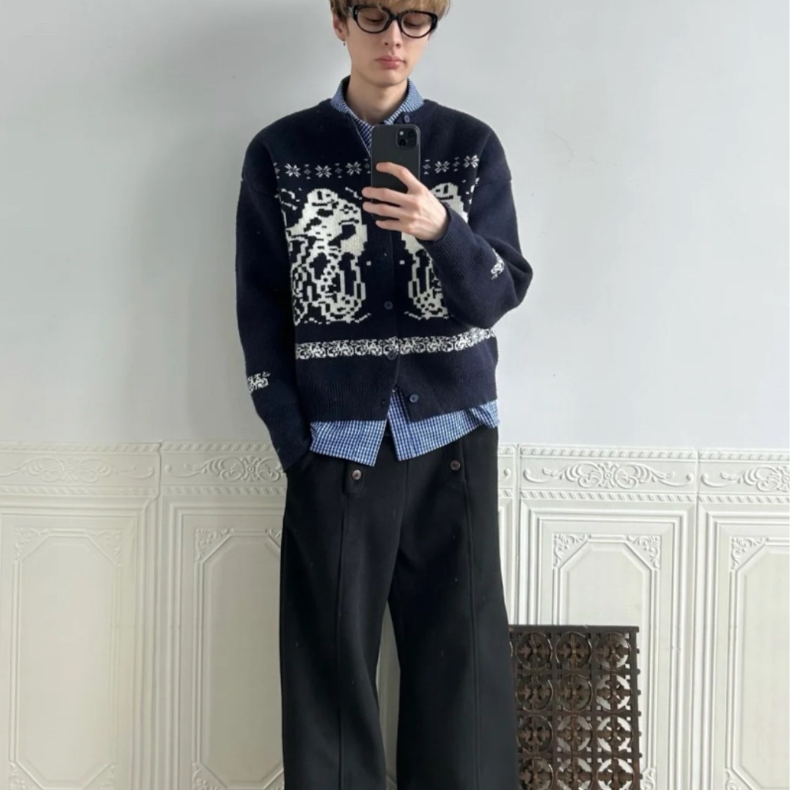 藏蓝色