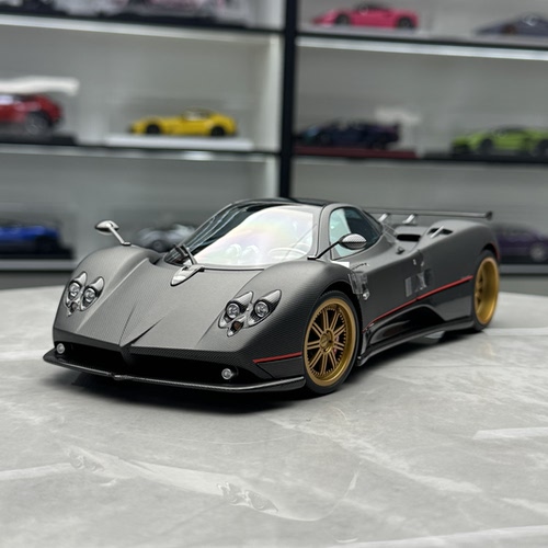 AR 1:18 帕加尼 Zonda F 2005 亚光黑碳纤维版 合金全开汽车模型
