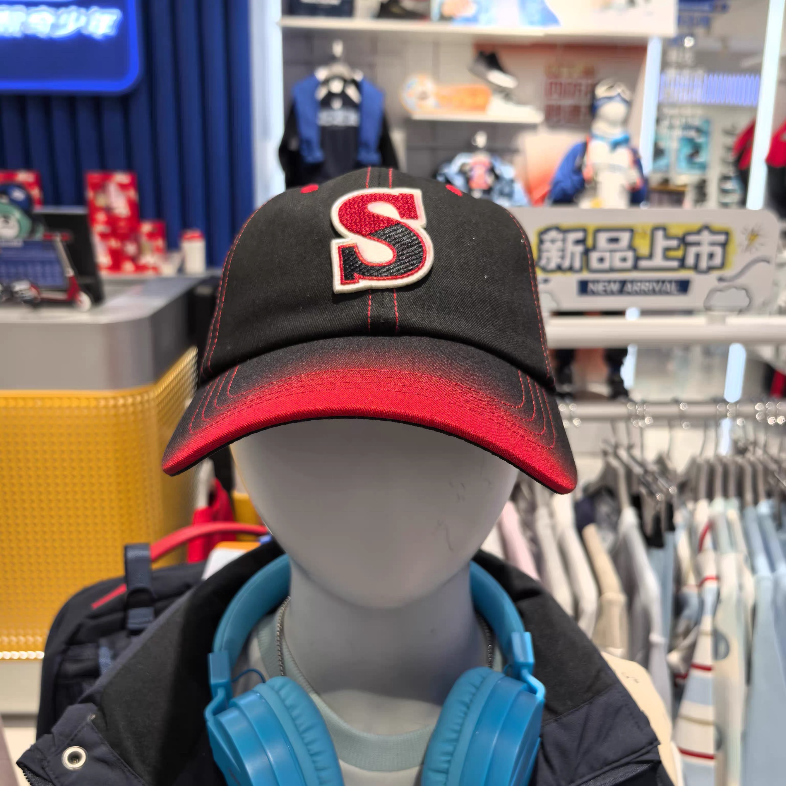 斯凯奇儿童2026春季新款男女童时尚百搭运动棒球帽鸭舌帽L126K024