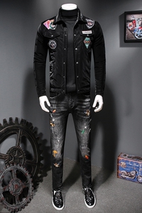 7126 冬季新款潮男个性翻领羽绒服个性徽章刺绣白鸭绒外套 P315图片