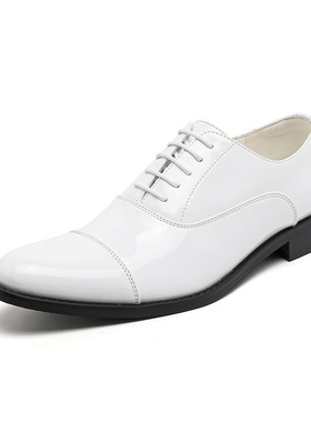 Large men's business leather shoes made of genuine leather