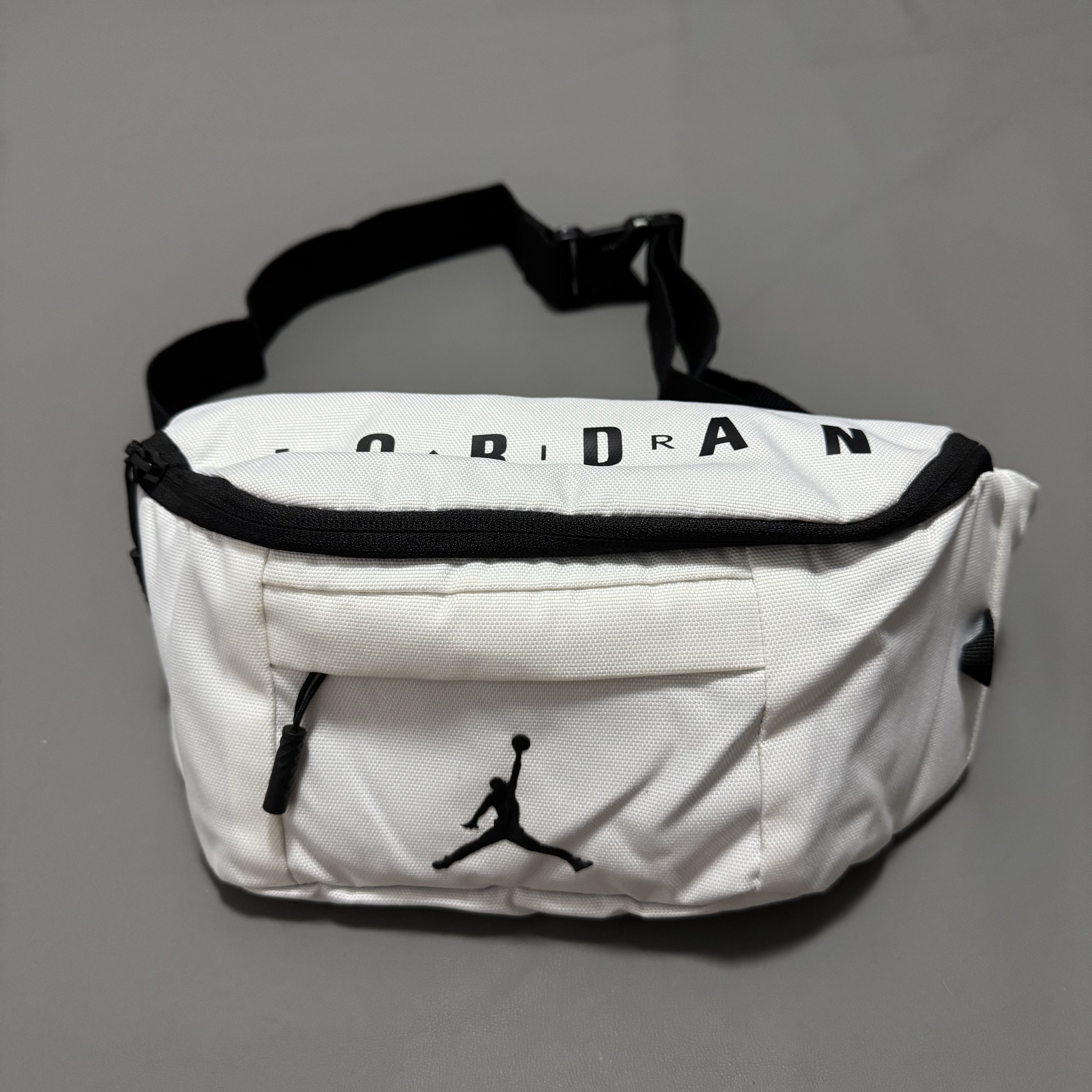 JORDAN乔丹LOGO运动斜挎腰包