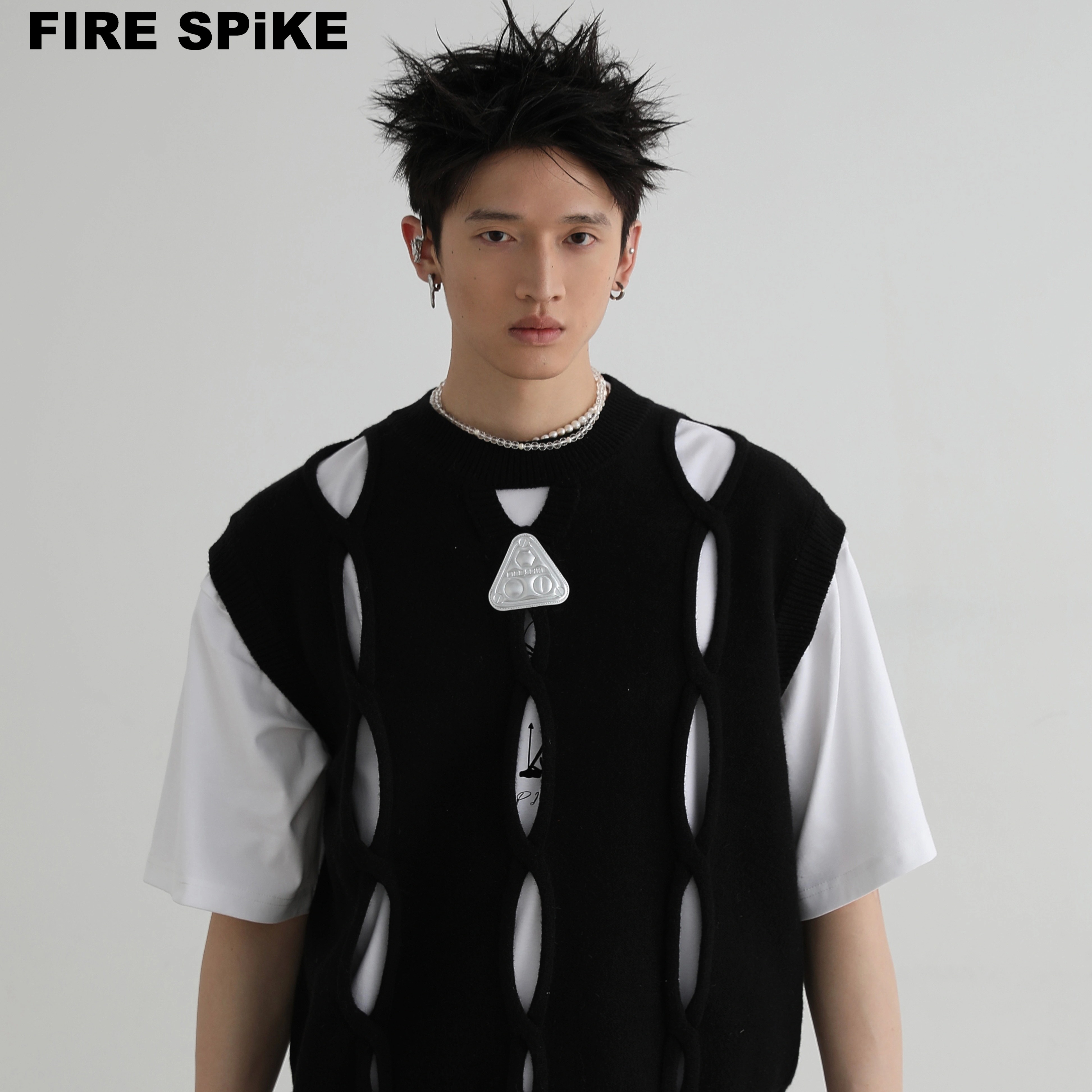 FIRESPIKE火钉“黑曜”镂空圆孔针织少年感无袖毛衣马甲背心