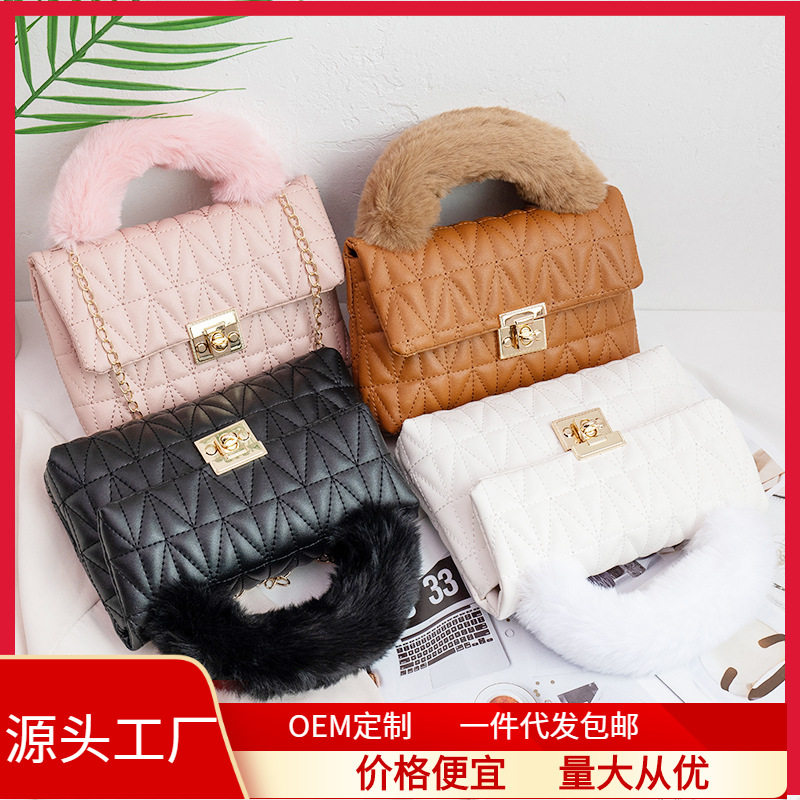 2024女神毛绒手柄单肩斜跨包绣花锁口链条小方包休闲small bags,箱包皮具/热销女包/男包,通用款女包,淘宝优惠券,粉丝福利购,淘宝优惠卷