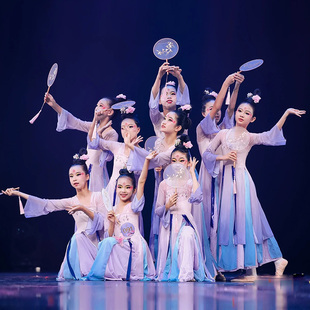 儿童古典舞演出服女江南少女春三月舞蹈服胭脂妆桃花笑中国风汉服