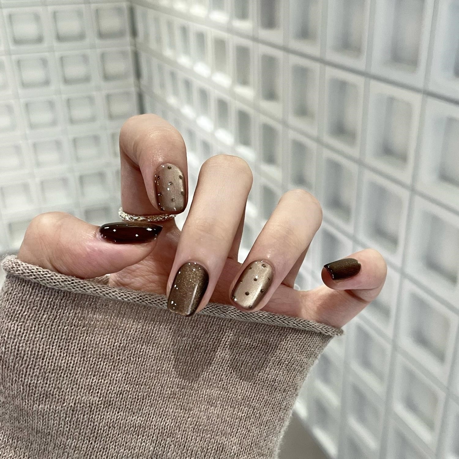 秋冬美拉德手工穿戴甲2025年新款高级金棕玻璃珠猫眼波点显白美甲,彩妆/香水/美妆工具,穿戴甲/甲片,淘宝优惠券,粉丝福利购,淘宝优惠卷