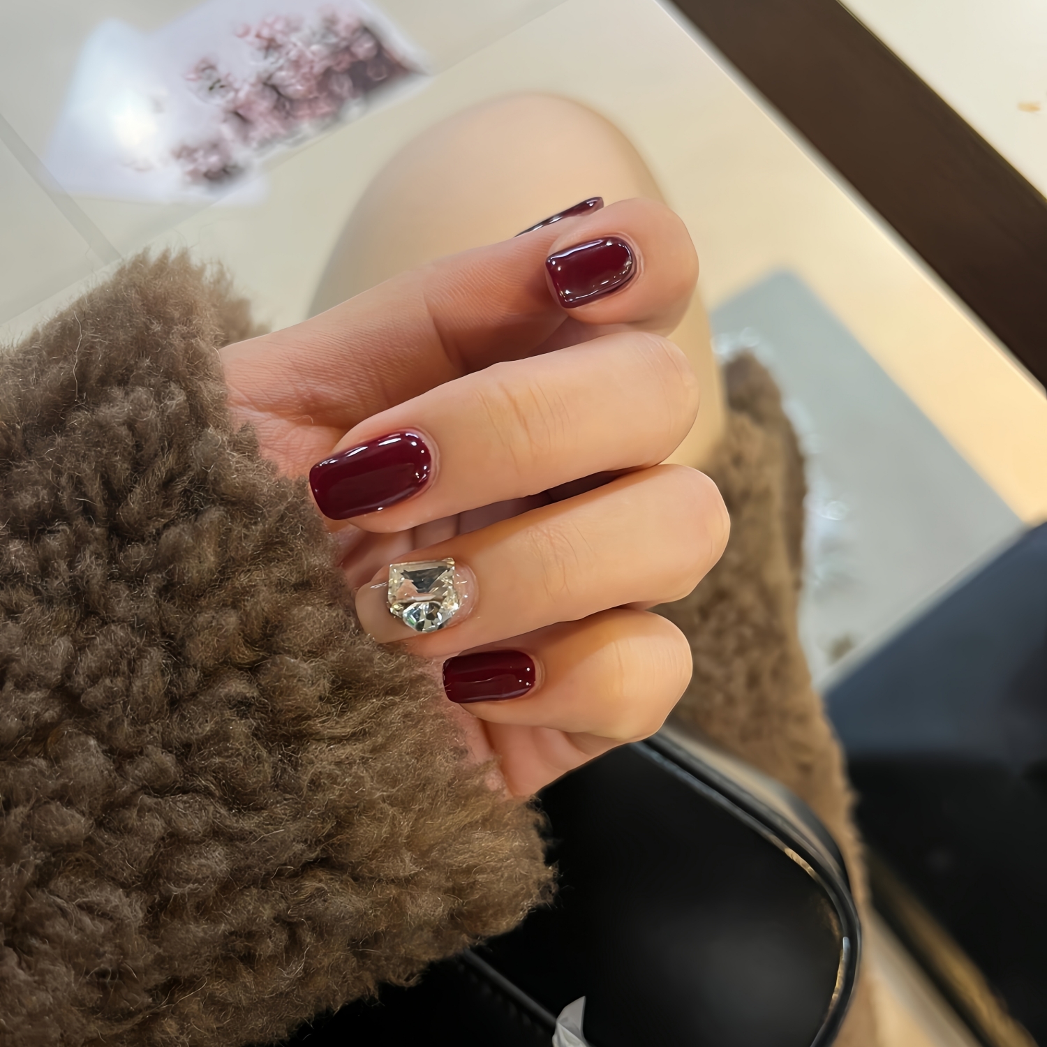 手工美甲贴片新年红色系跳色带钻穿戴甲秋冬款高级感2024复古短款