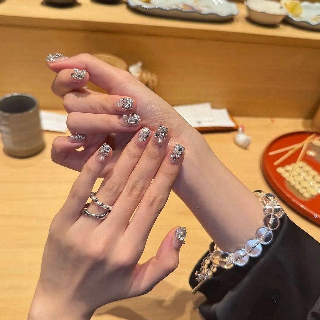 手工穿戴甲裸色爆闪碎钻美甲简约设计感满钻珍珠指甲片显白高级感,彩妆/香水/美妆工具,穿戴甲/甲片,淘宝优惠券,粉丝福利购,淘宝优惠卷
