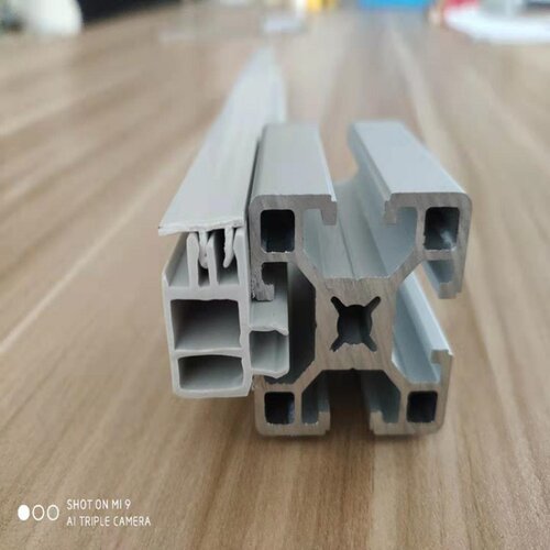 专业生产 PVC卡条  用于夹玻璃槽封条 塑料卡玻璃