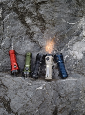 FFL 萤火虫手电筒 新款 E04 四核SFT42灯珠