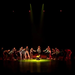 铭记历史抗日题材舞蹈那一片红演出服道具