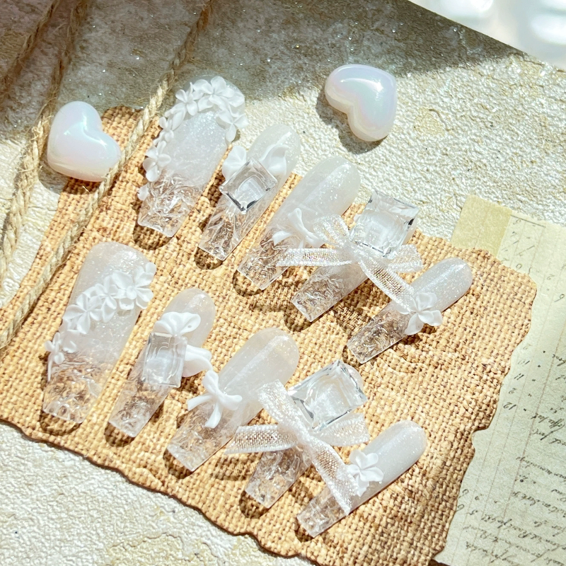 手工定制婚礼穿戴甲高级感白色碎花琉璃蝴蝶结美甲成品可拆卸特惠