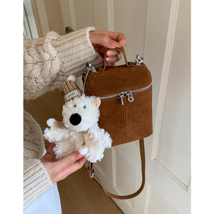今年流行超火小包包女式2025新款秋冬单肩斜挎包高级感复古手机包
