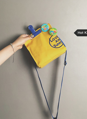 今年流行小包女2024新款潮帆布包女斜挎包学生上课宽带单肩小方包