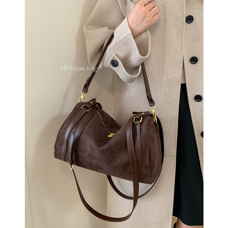 大容量通勤腋下包包女2025新款秋冬单肩包美拉德复古斜挎托特包