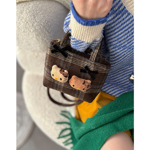 手提包 秋冬单肩斜挎包休闲百搭爆款 小众复古毛呢包包女式 2025新款