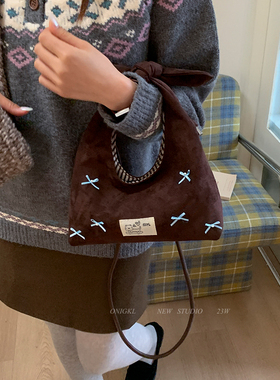 韩系学院风复古手拎包包女式2025新款秋冬单肩包小众麂皮绒斜挎包
