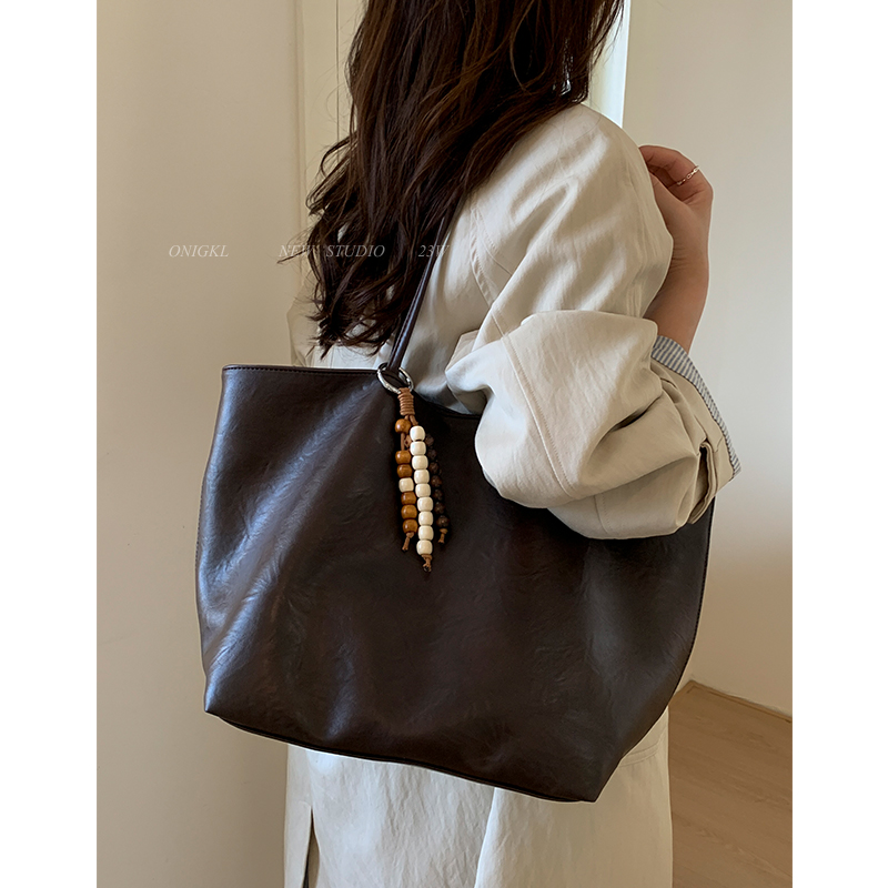 高级感复古通勤腋下包包女式2025新款秋冬单肩包棕色大容量托特包