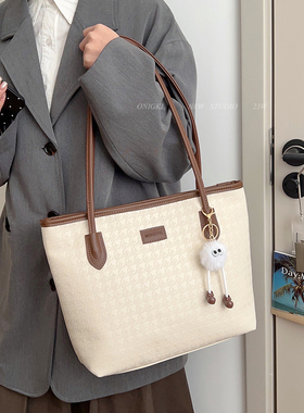 大容量通勤包包女2024新款春季单肩腋下包休闲复古学生上课托特包