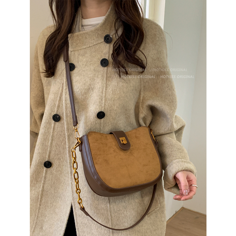 轻奢小众高级感腋下包包女2025新款秋冬单肩斜挎包时尚复古水桶包