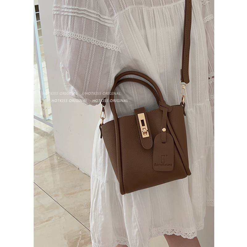 秋冬复古手提包包女2025新款单肩斜挎包百搭ins休闲菜篮子水桶包