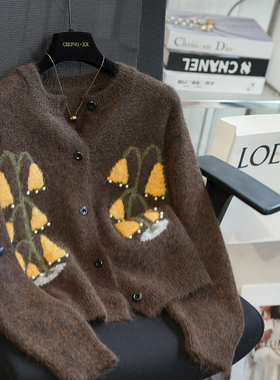 虫小小 设计感铃兰提花钉珠长袖针织开衫女毛衣短款外套秋冬A64E