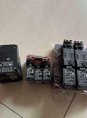 欧姆龙安全门开关D4NS-1DF 有8个单价65.00-议价；