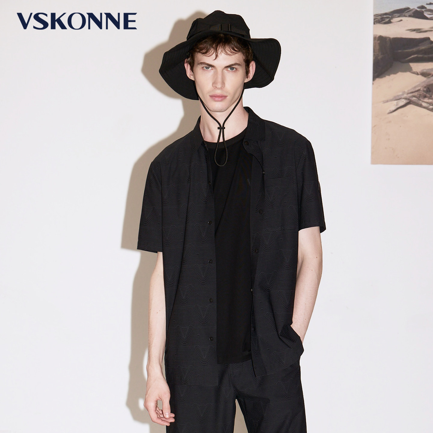 VSKONNE威斯康尼夏季新品男士波纹提花黑色易打理可机洗开衫T恤衫