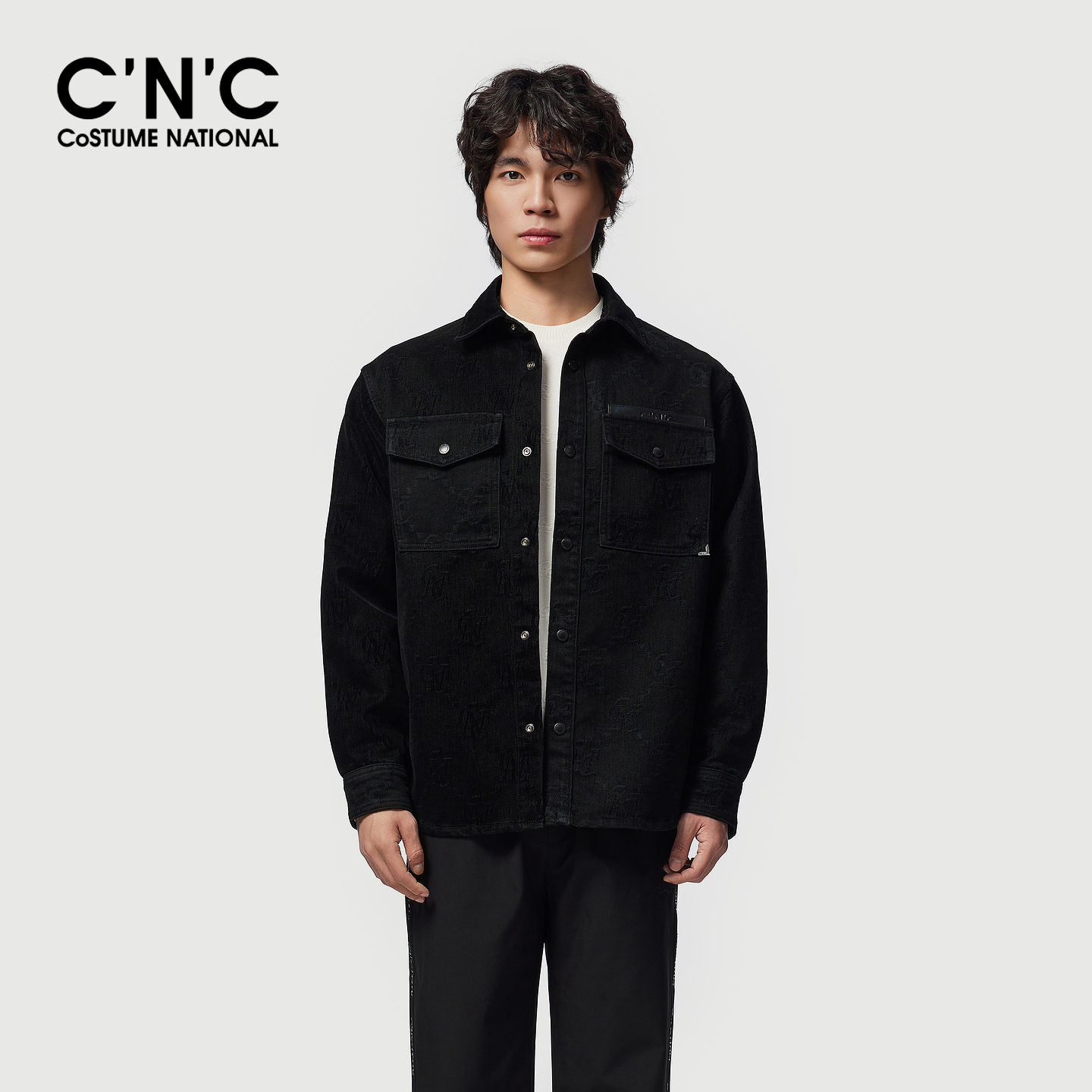 CNC男装25秋季新款满版暗纹提花LOGO水洗轻奢翻领牛仔夹克男