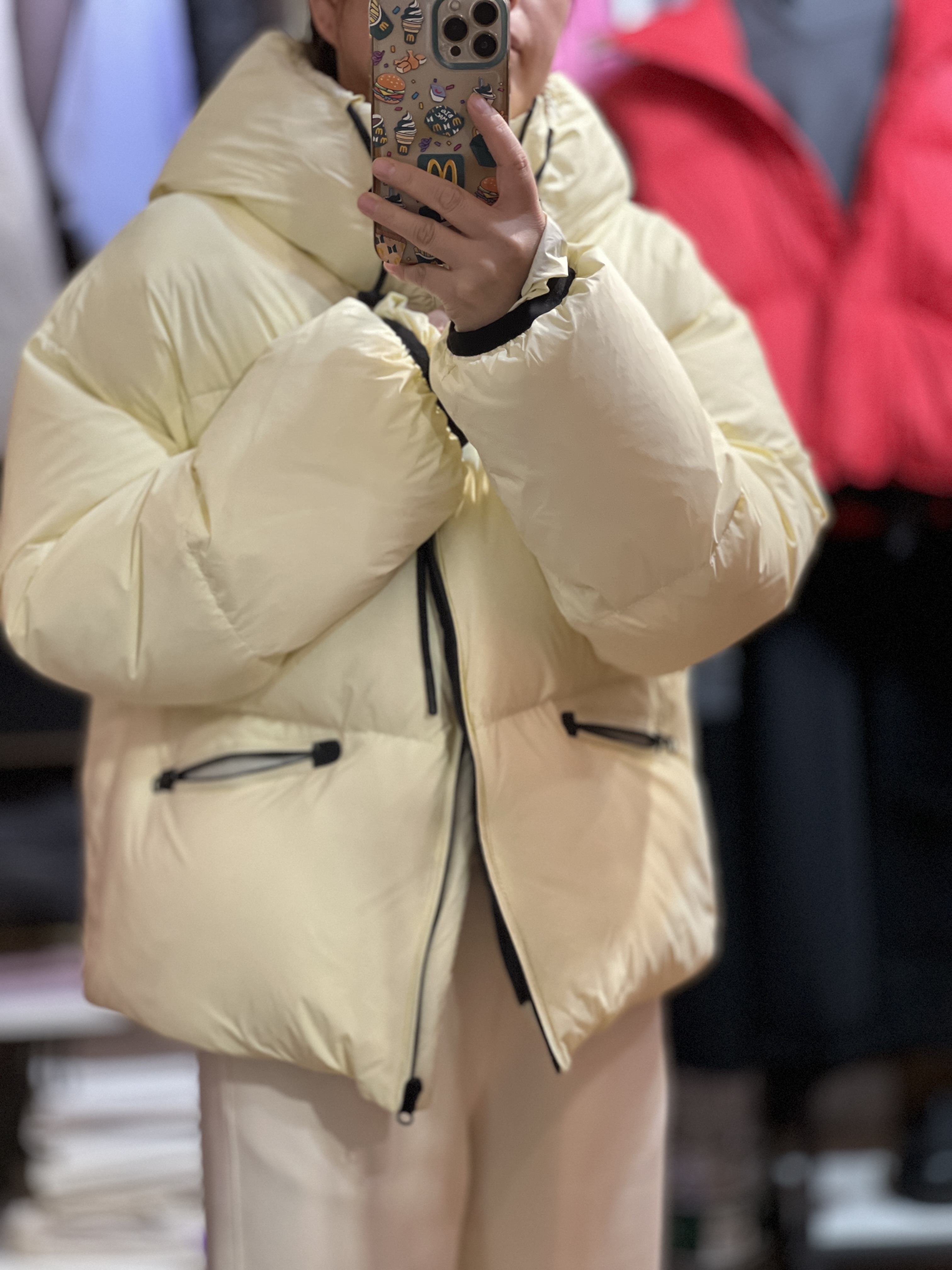 轻奢欧货 女装宽松百搭连帽鹅绒羽绒服超轻蓬松泡芙鹅绒服鹅黄色