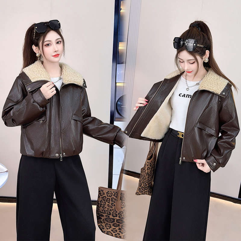 加绒加厚带毛领皮衣外套女冬季2025新款小个子短款宽松休闲皮夹克