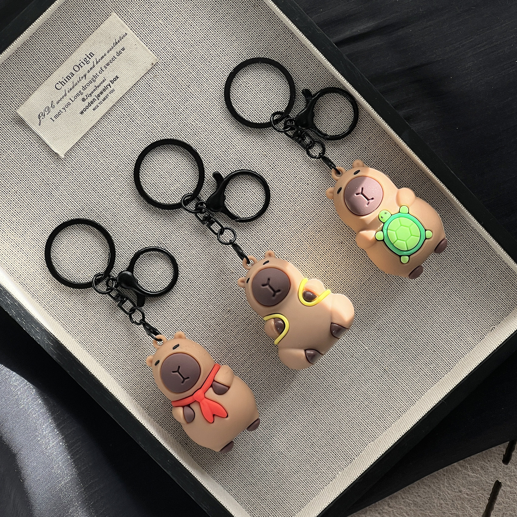 卡皮巴拉钥匙扣挂件卡通学生礼物