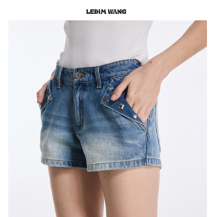 2026春夏新款 女牛仔蓝纯棉A摆短裤 WANG异形撞钉洗水牛仔裤 LEDIM