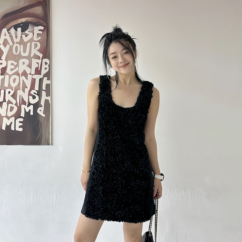 LEDIMWANG黑色立体花无袖连衣裙