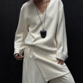 LEDIM 上衣25秋冬新款 WANG黑标 浮雕立体梗V领T恤女迪木尔风长袖