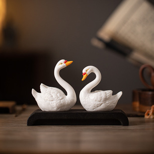 创意陶瓷天鹅摆件客厅办公室桌面装饰品白天鹅一对鱼池微景观