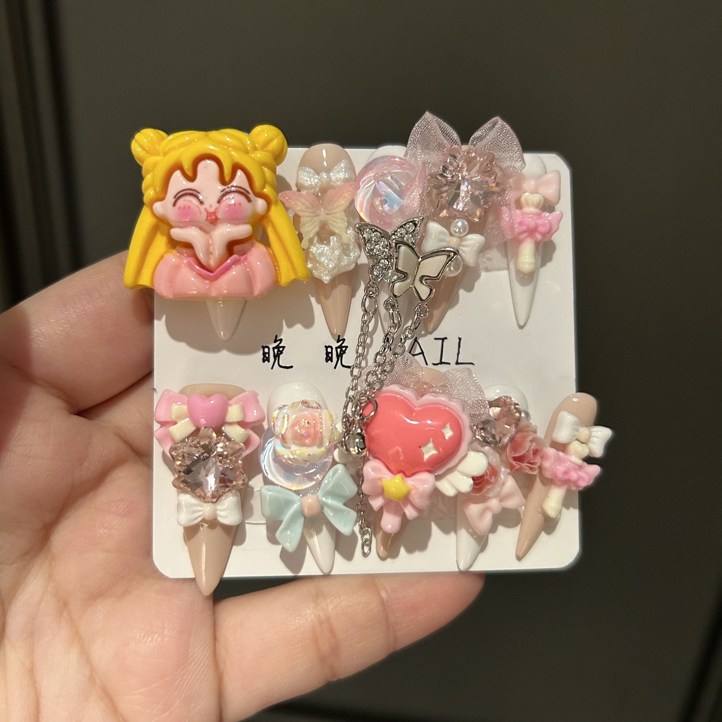 新款轻奢纯手工穿戴甲美少女战士长尖堆钻成品重复使用美甲贴片