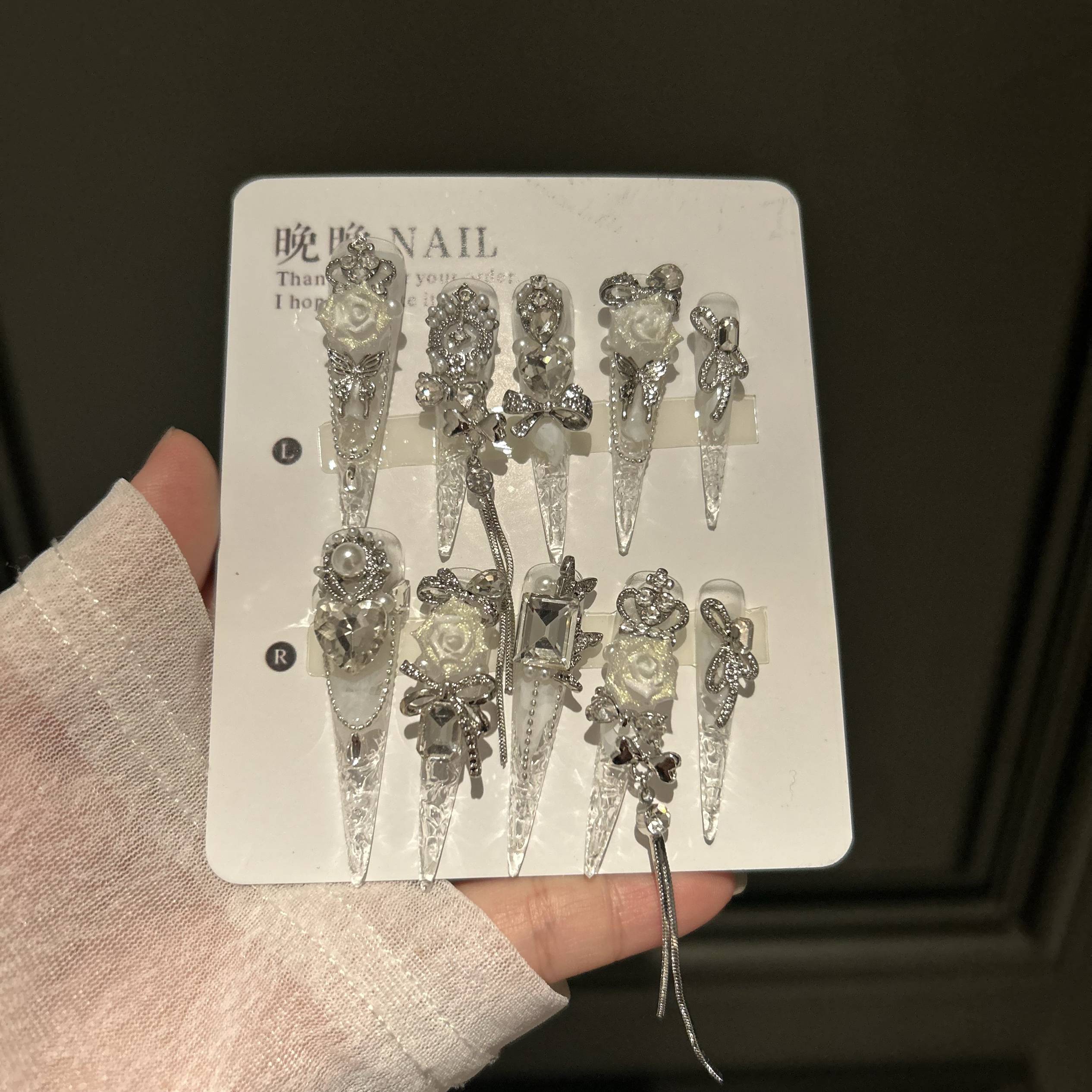 若雪轻奢重工纯手工穿戴甲原创爆闪穿戴高级显白猫眼美甲气质