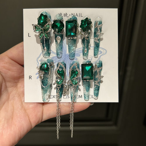 绿冰 手工穿戴甲绿色蝴蝶结链条高级感显白美甲贴片碎冰冰琉璃甲