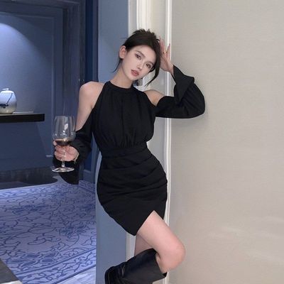 韩系纯欲风黑色挂脖露肩连衣裙早秋收腰显瘦名媛女神气质包臀短裙