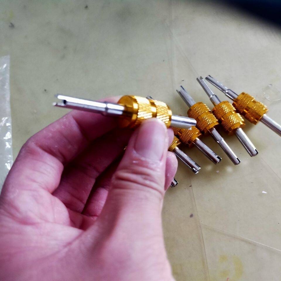 10只气门芯扳手钥匙汽车空调轮胎气嘴两用开关工具拆装维修放气针